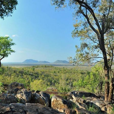 Buffalo Ridge Safari Lodge Reserva de Madikwe Exterior foto