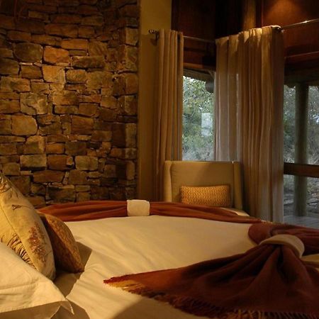 Buffalo Ridge Safari Lodge Reserva de Madikwe Exterior foto