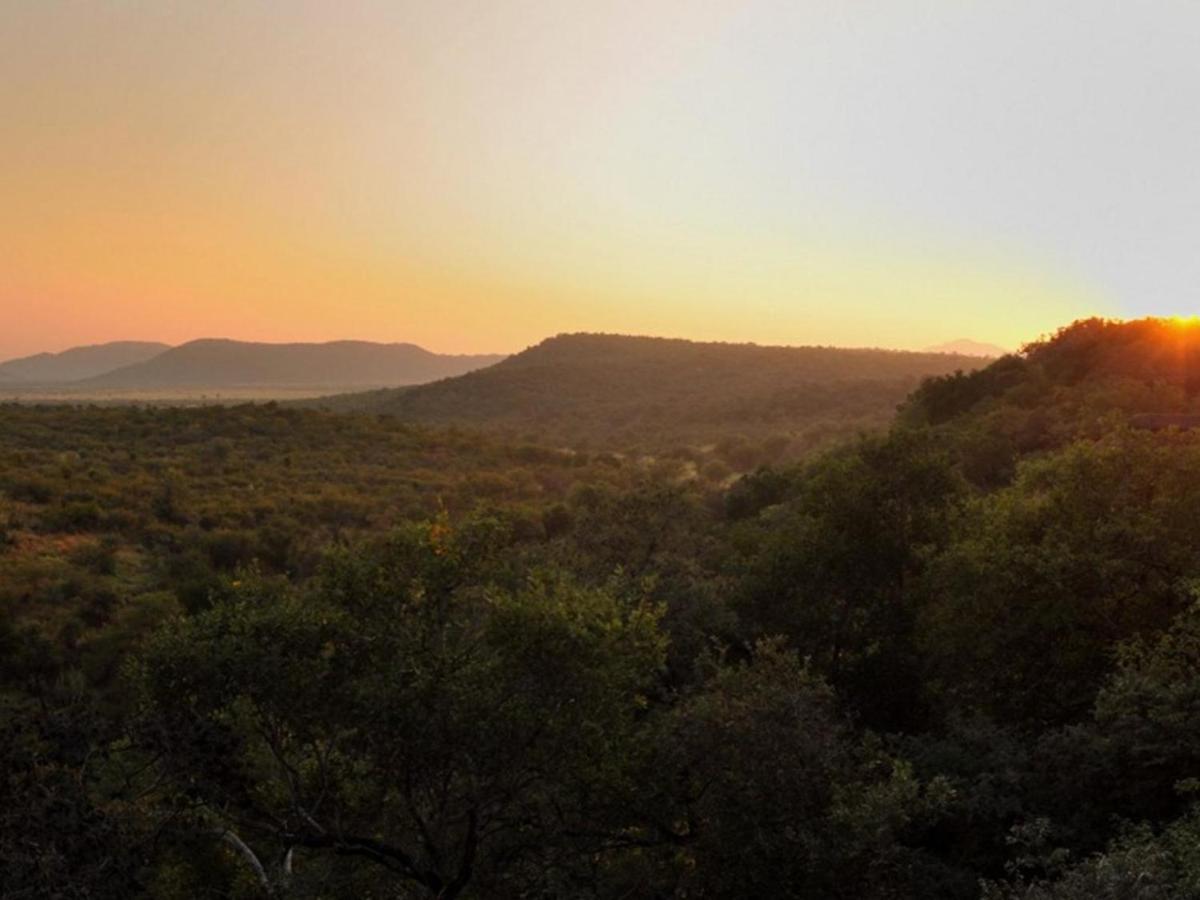 Buffalo Ridge Safari Lodge Reserva de Madikwe Exterior foto