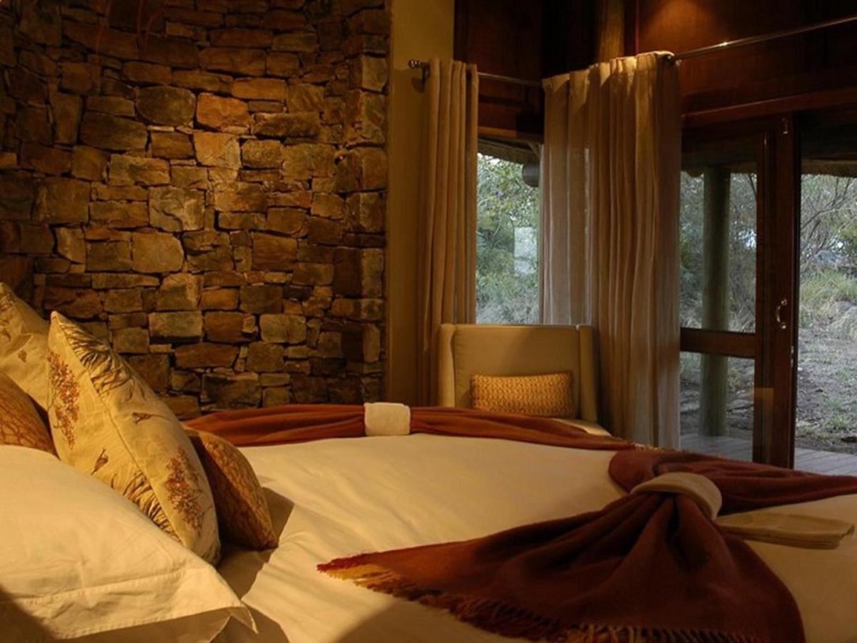 Buffalo Ridge Safari Lodge Reserva de Madikwe Exterior foto
