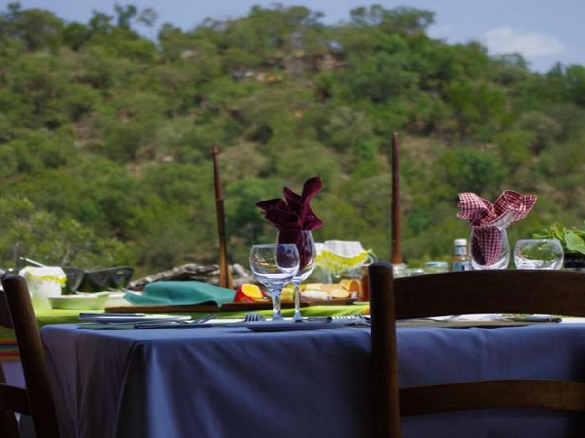 Buffalo Ridge Safari Lodge Reserva de Madikwe Exterior foto