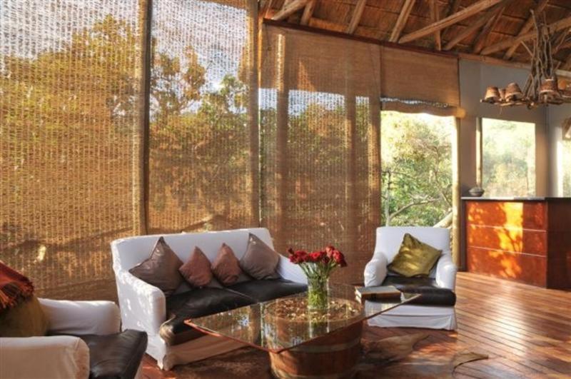 Buffalo Ridge Safari Lodge Reserva de Madikwe Exterior foto