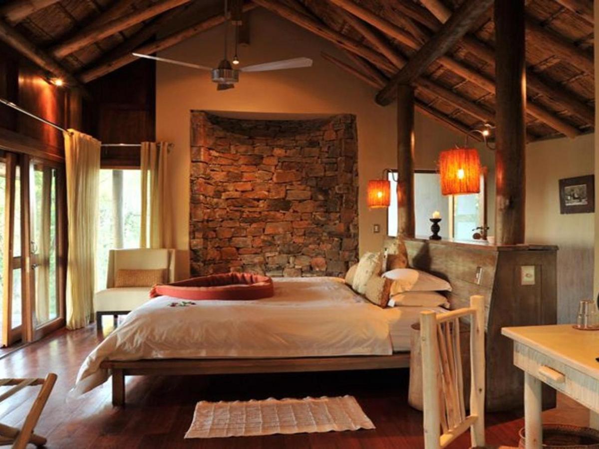 Buffalo Ridge Safari Lodge Reserva de Madikwe Exterior foto