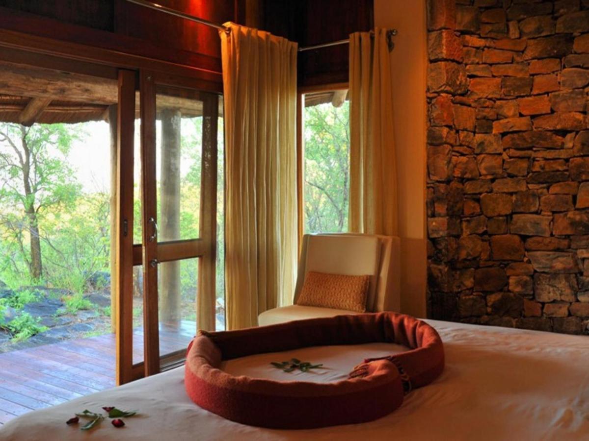 Buffalo Ridge Safari Lodge Reserva de Madikwe Exterior foto